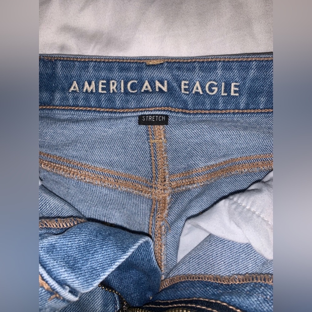 American eagle mom jeans. Size 000. Only selling bc they don’t fit.